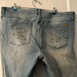 Seven7 Luxe faded distressed jeans size 24